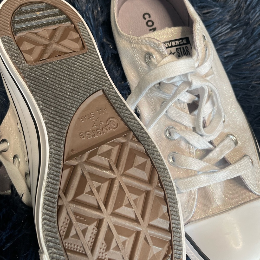 Converse classic low top glitter